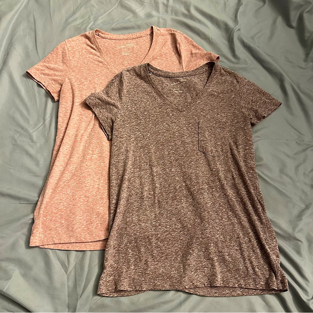 Universal Thread - 2 V-Neck T-Shirts - Purple & Pink - Sz: XS